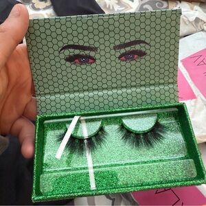 Green Glitter Eyelash Case with Lashes